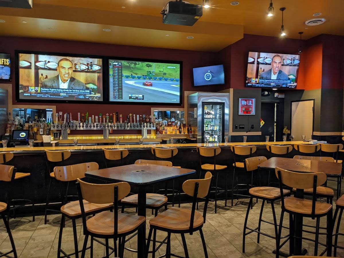 Buffalo Wild Wings restaurant in Sparks - photo 3