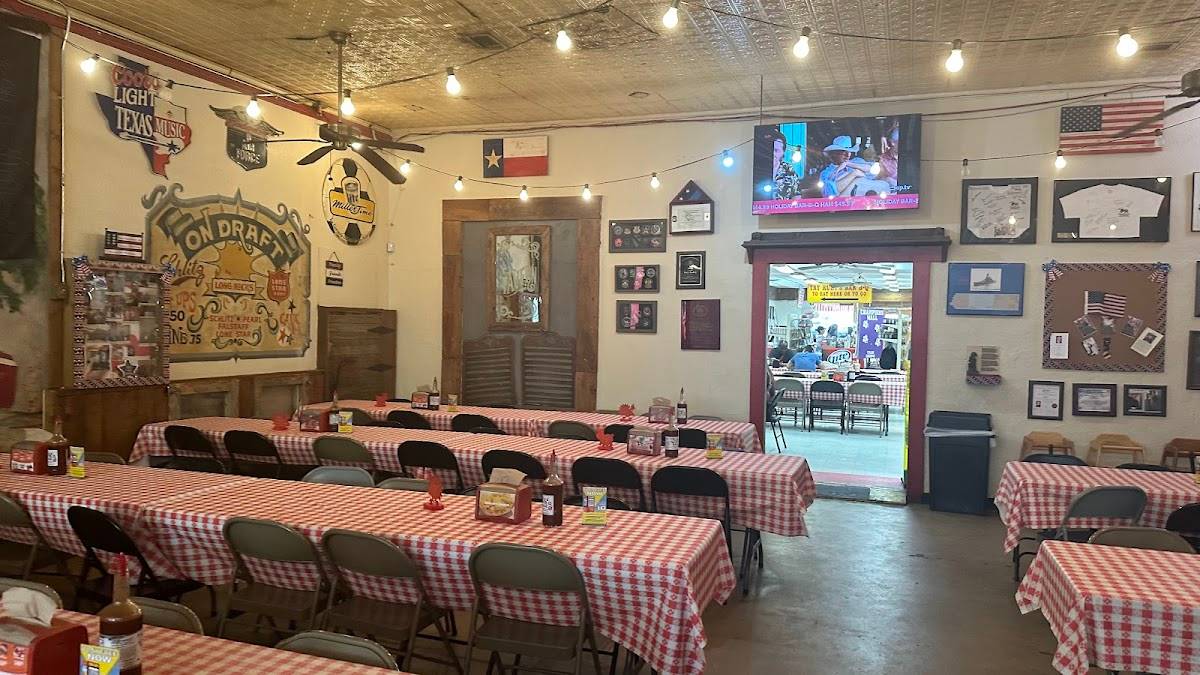 Leon Springs BBQ - "The Original Rudy's" restaurant in San Antonio - photo 5