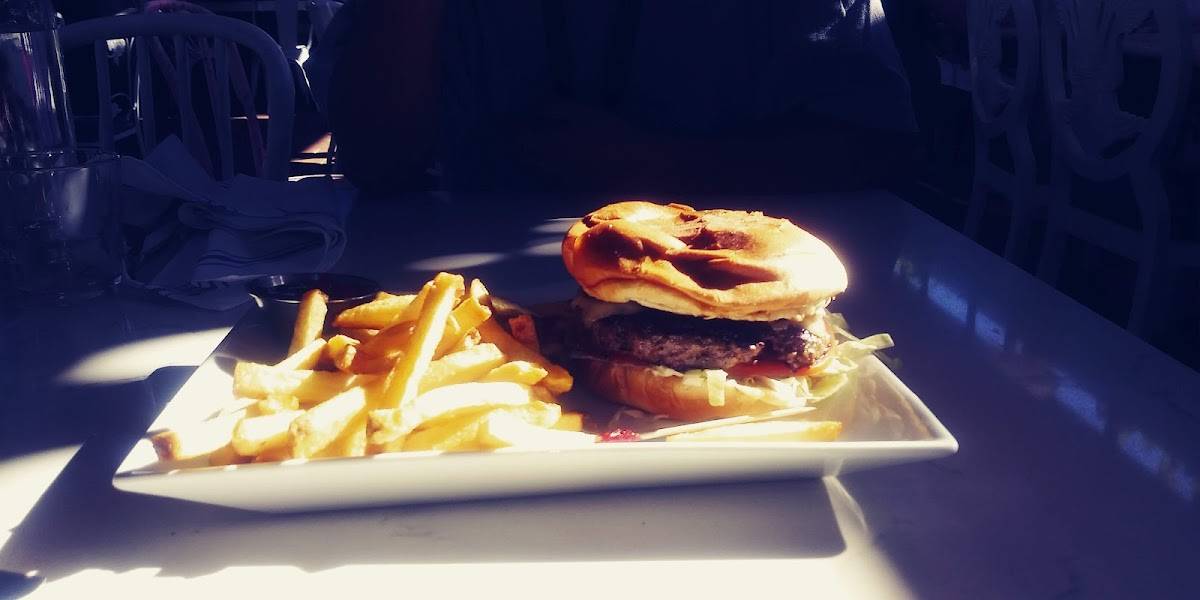 26 Beach restaurant in Los Angeles - photo 2