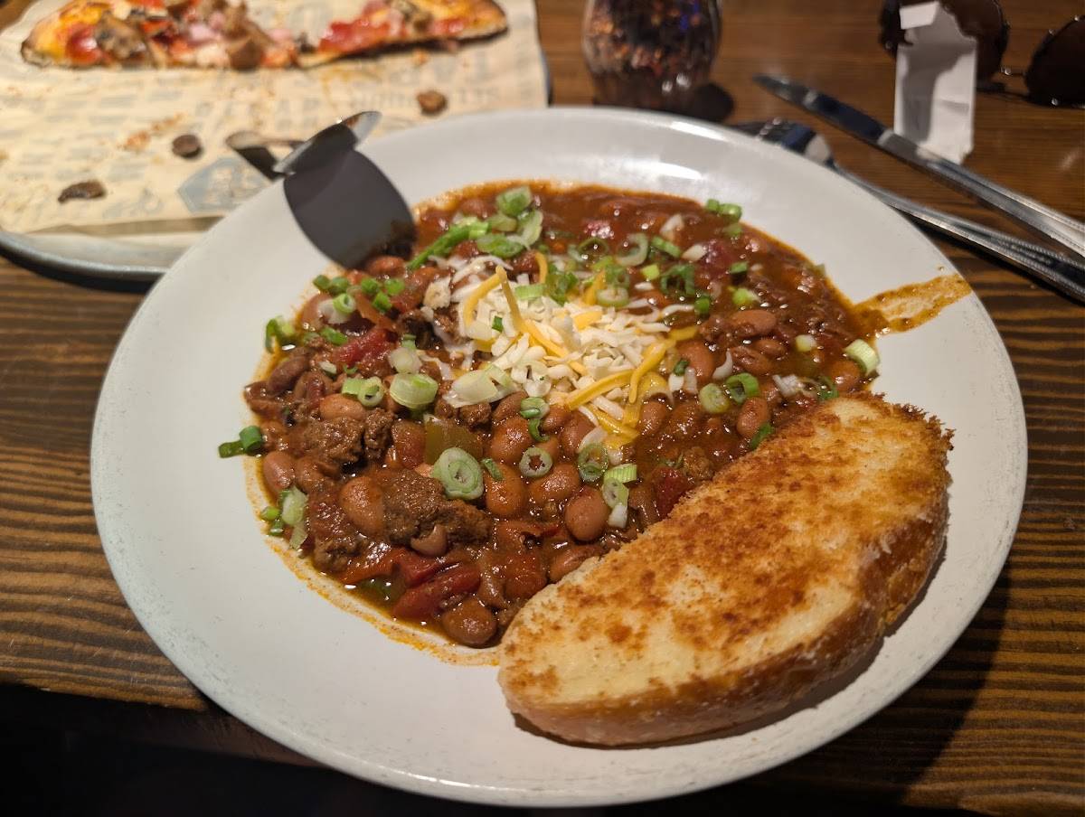 Blast & Brew restaurant in Clovis - photo 3