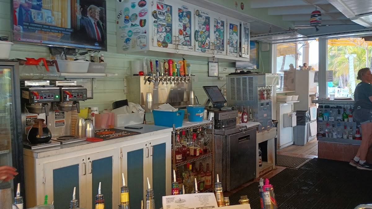 Lorelei Restaurant & Cabana Bar restaurant in Islamorada - photo 5