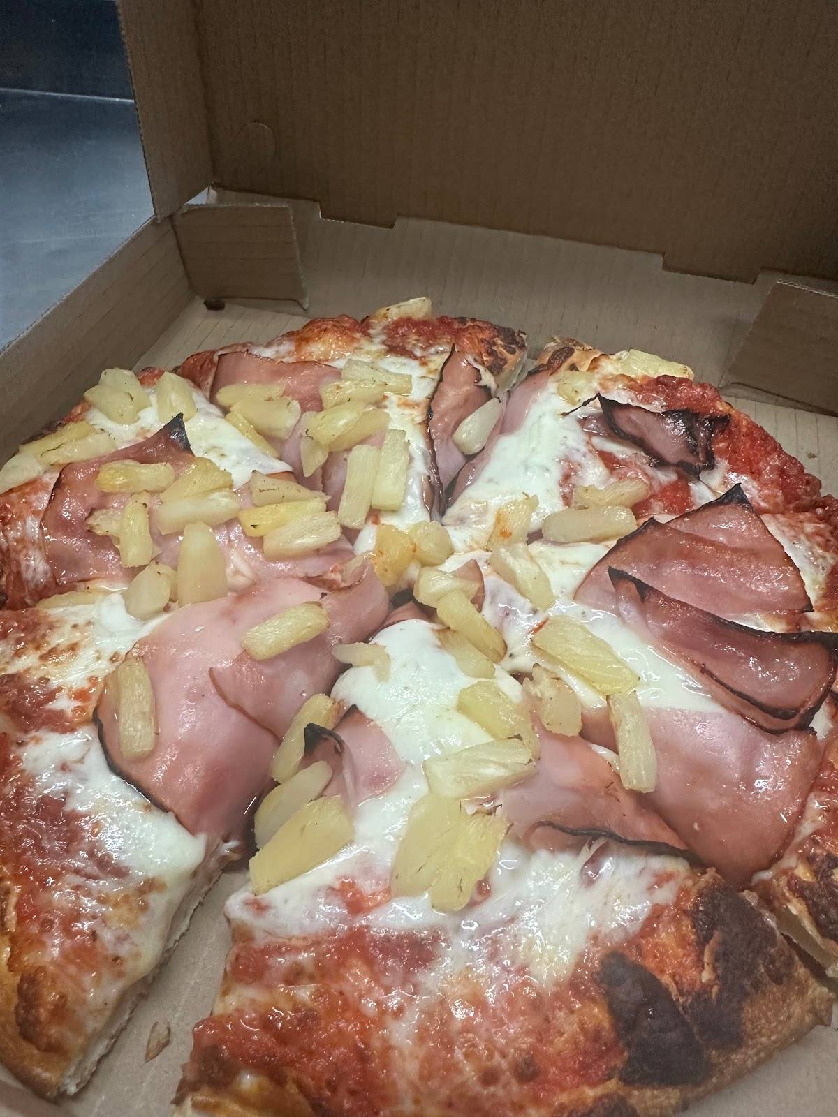 Rick's Pizza, Beer, & More restaurant in Reno - photo 5