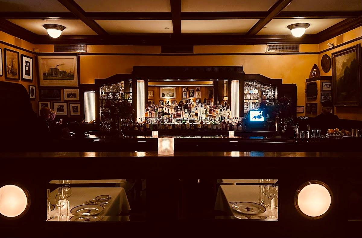 The Buffalo Club restaurant in Santa Monica - photo 3