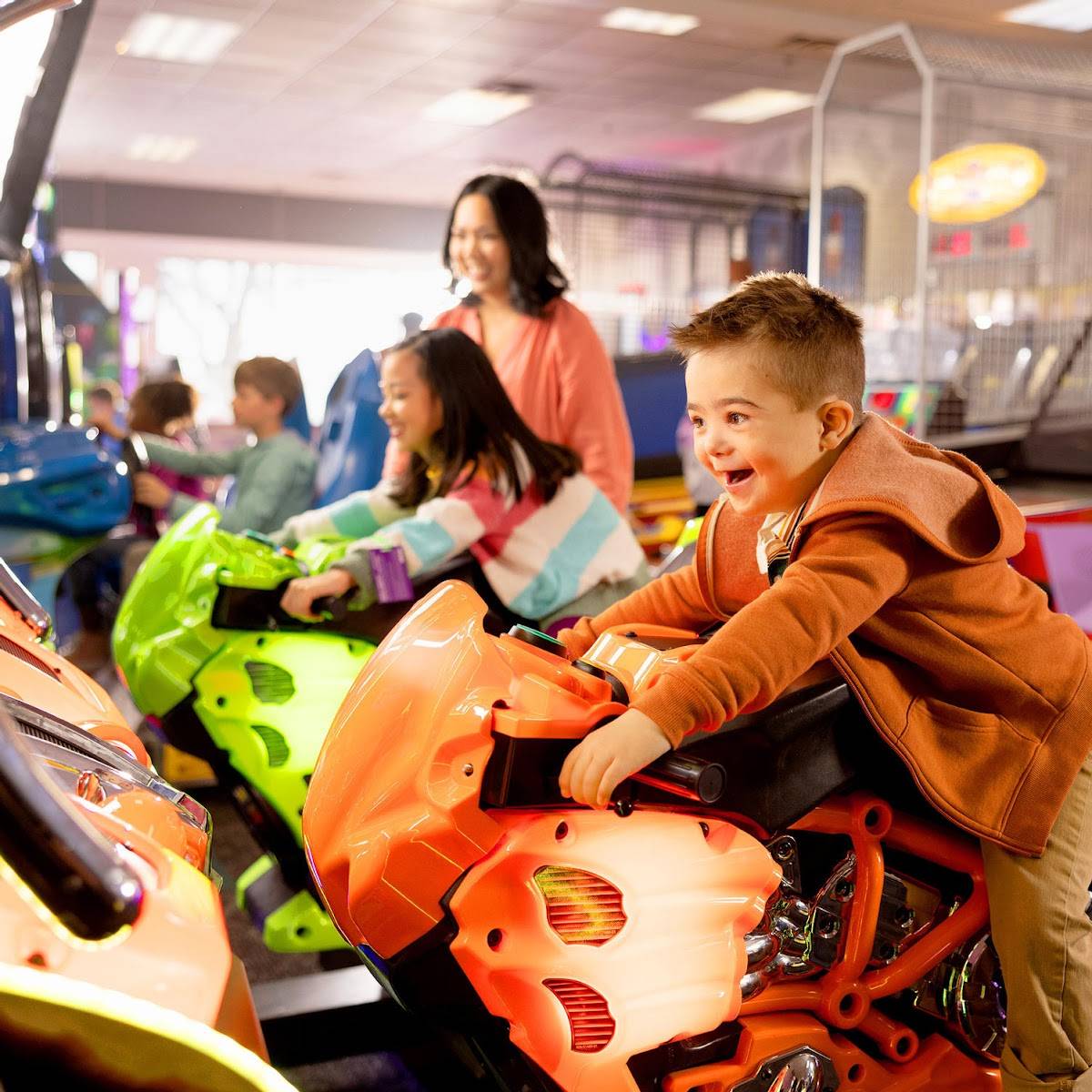 Chuck E. Cheese restaurant in Anchorage - photo 2