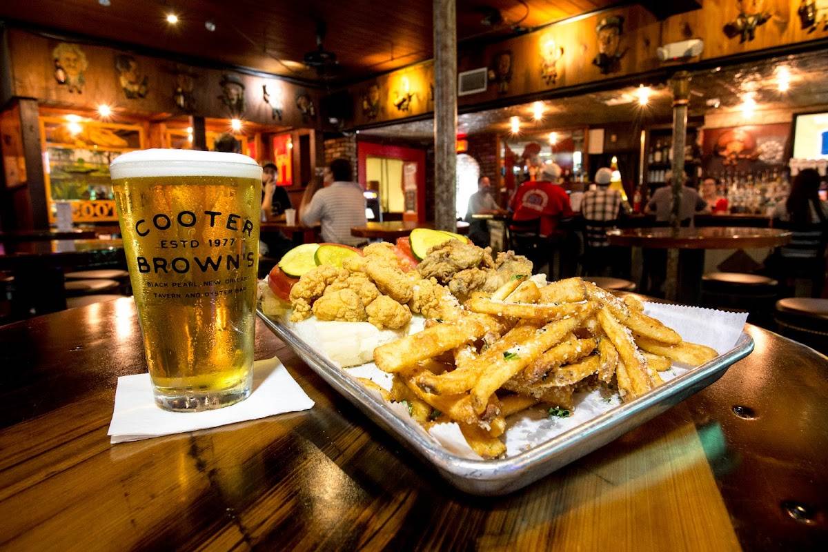 Cooter Brown's Tavern restaurant in New Orleans - photo 2