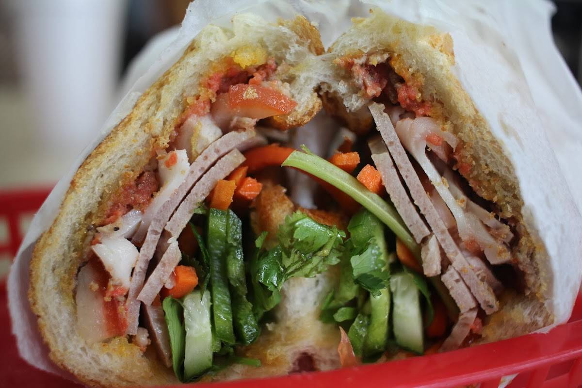 Quoc Huong Banh Mi Fast Food restaurant in Doraville - photo 2