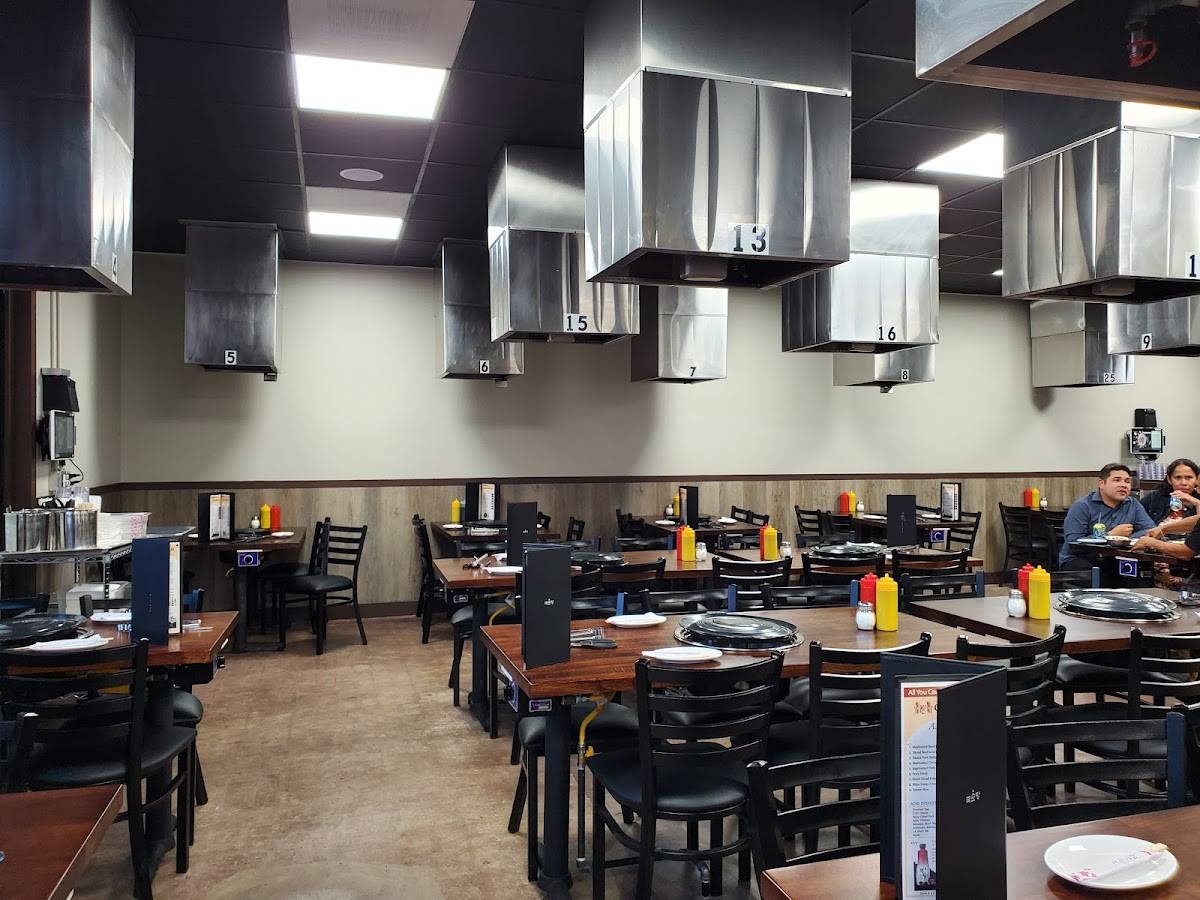 Castle BBQ restaurant in Los Angeles - photo 5
