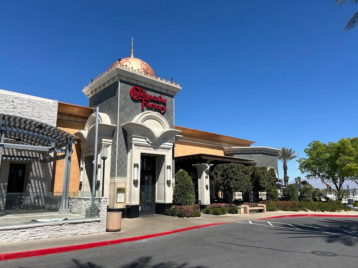 The Cheesecake Factory restaurant in Las Vegas - photo 4