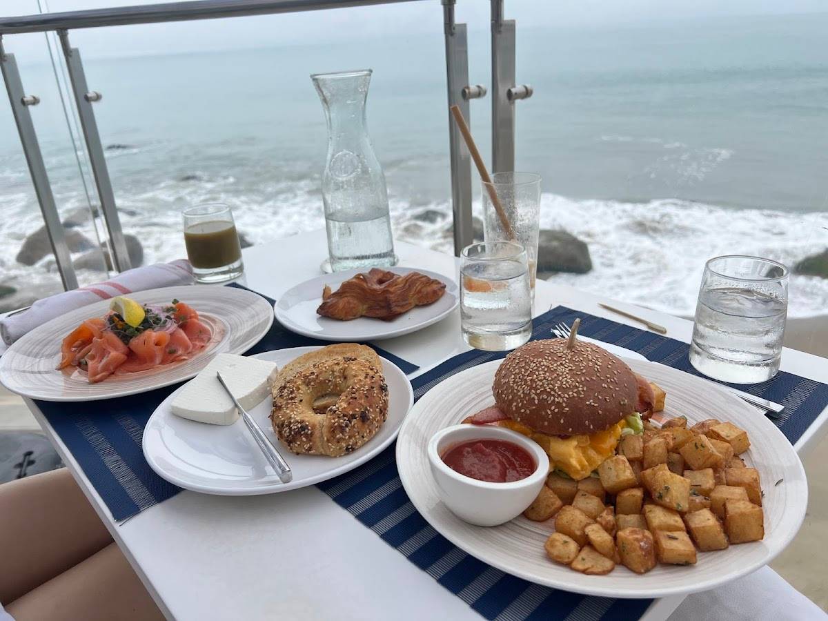 Carbon Beach Club Restaurant | Malibu Beach Inn restaurant in Malibu - photo 2