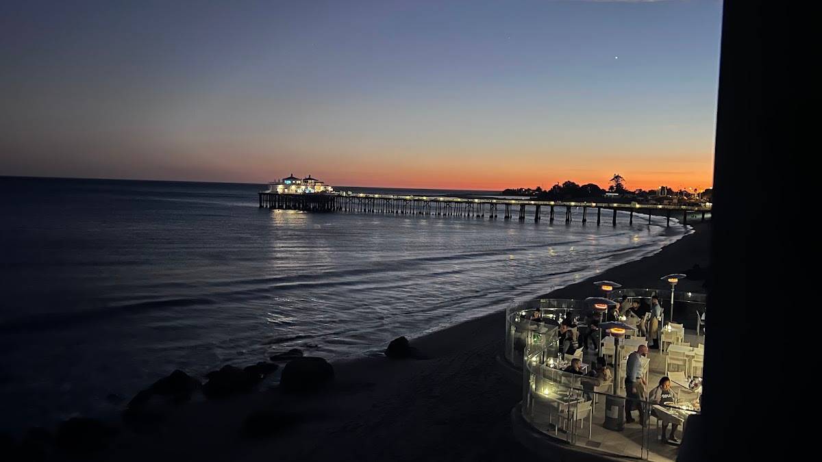 Carbon Beach Club Restaurant | Malibu Beach Inn restaurant in Malibu - photo 5