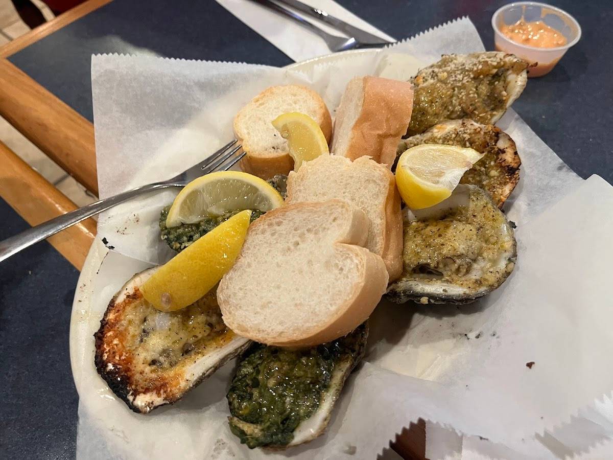 Harbor Seafood & Oyster Bar restaurant in Kenner - photo 3