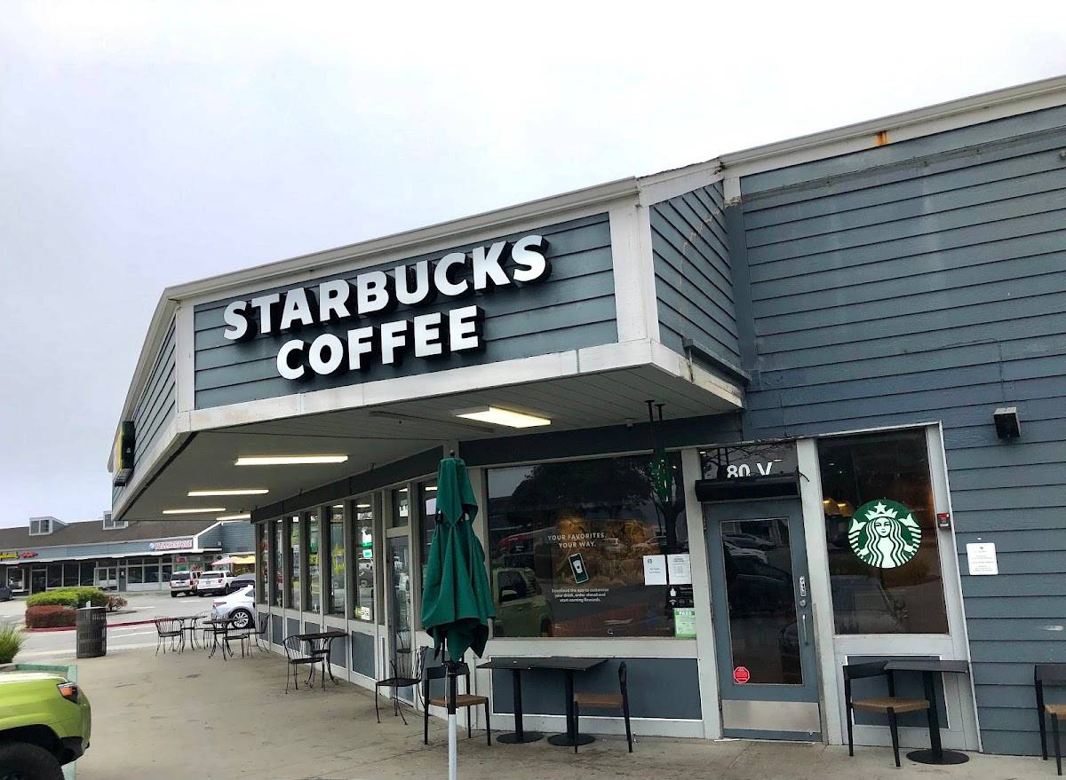 Starbucks restaurant in Half Moon Bay - photo 3
