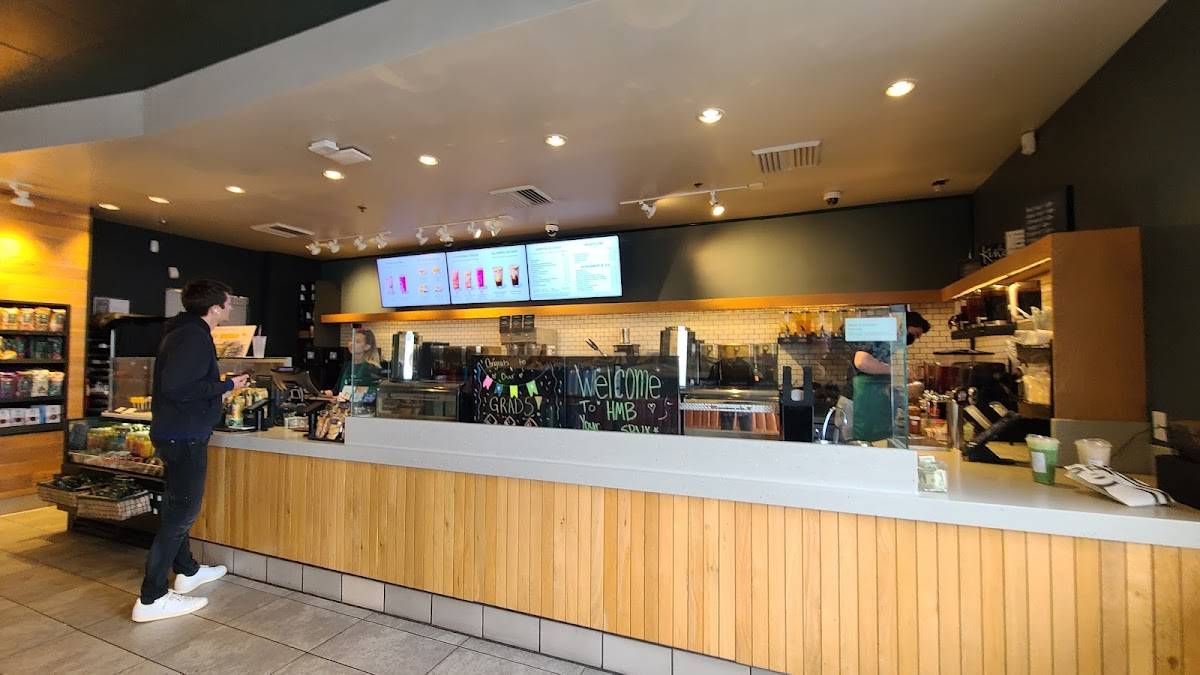 Starbucks restaurant in Half Moon Bay - photo 4