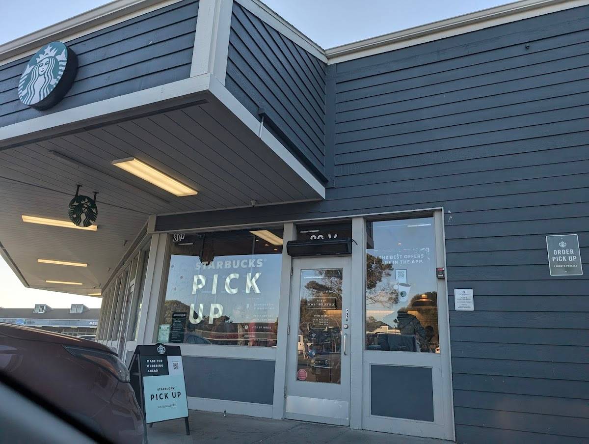 Starbucks restaurant in Half Moon Bay - photo 5