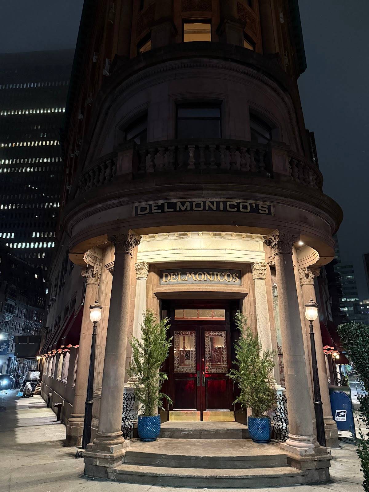 Delmonico's restaurant in New York - photo 4