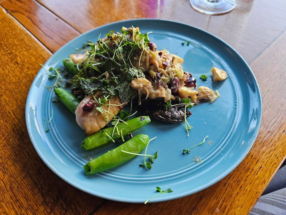 Zach's Bistro restaurant in Newport - photo 3