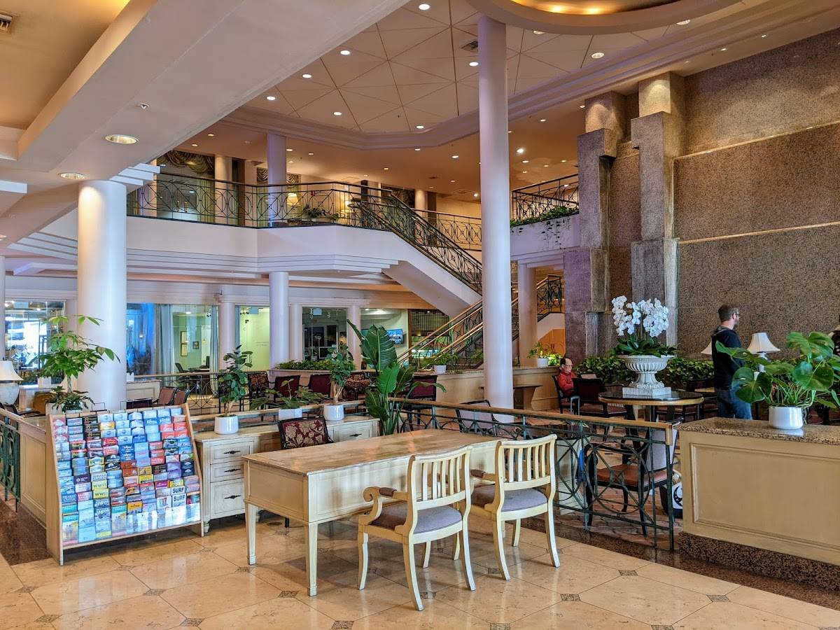 Oxford Palace Hotel restaurant in Los Angeles - photo 5