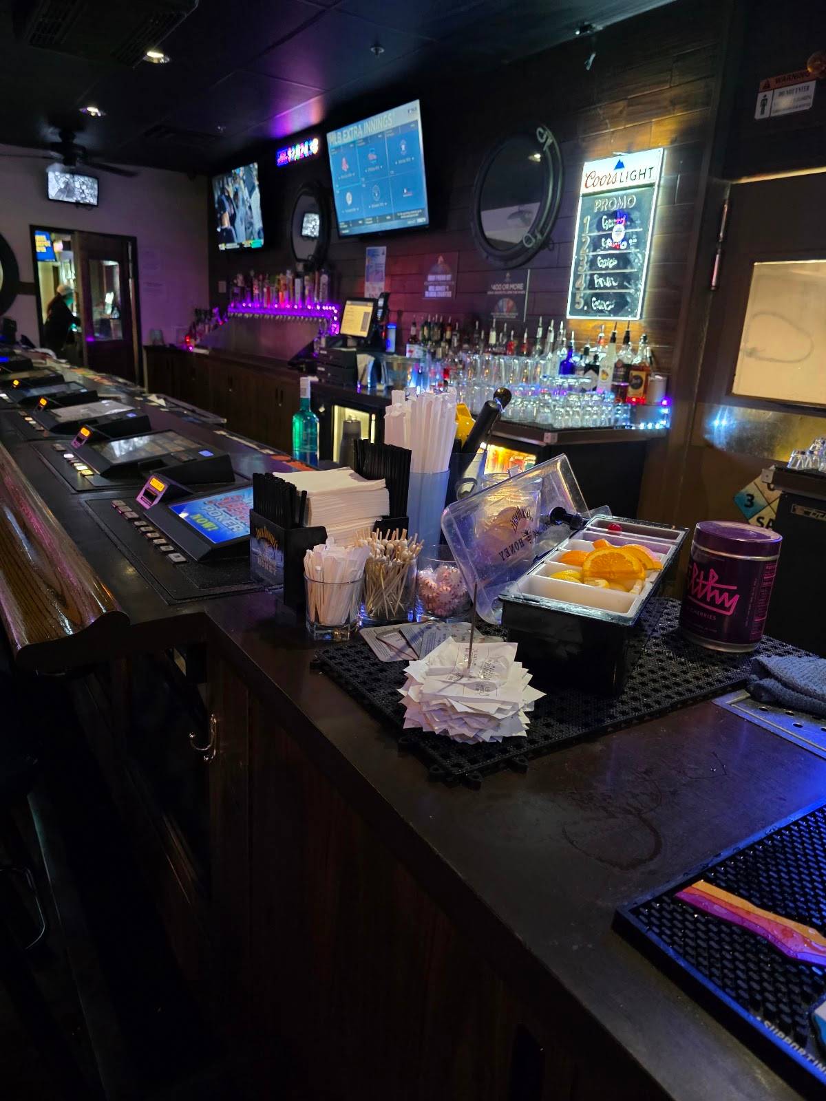 Flowing Tide Pub 4 restaurant in Sparks - photo 5