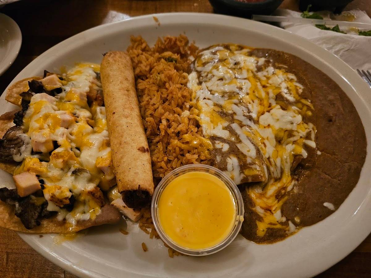 El Toro Mexican Restaurant - Decker restaurant in Baytown - photo 3