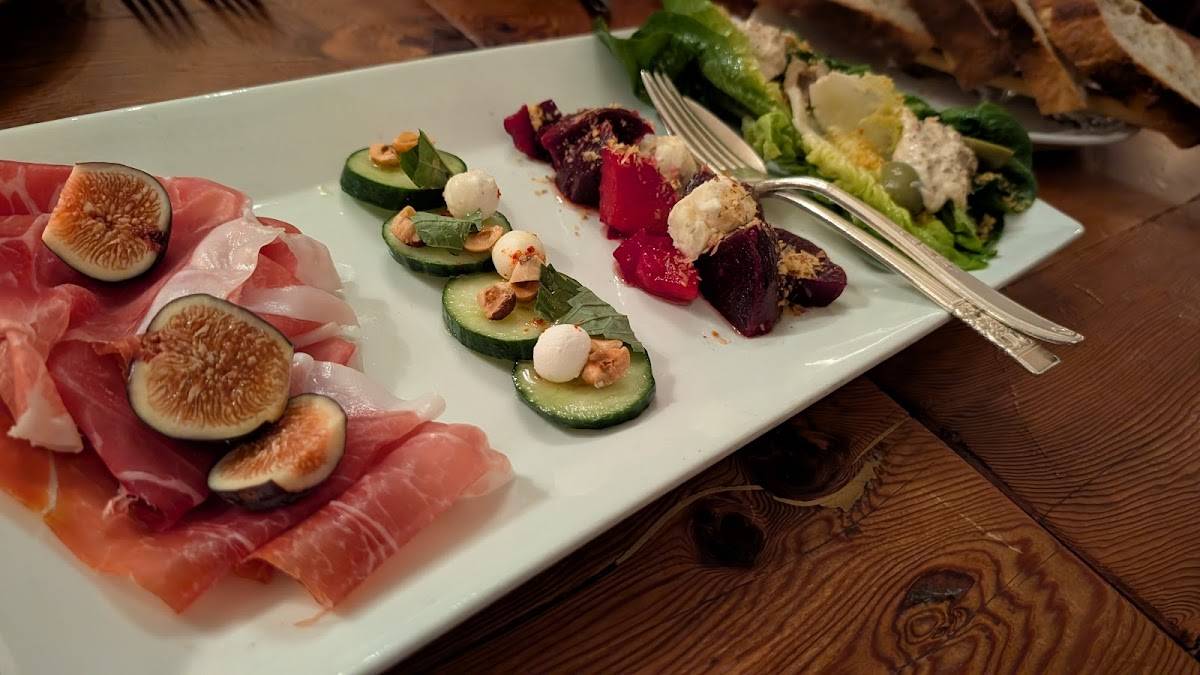 Spinasse restaurant in Seattle - photo 2