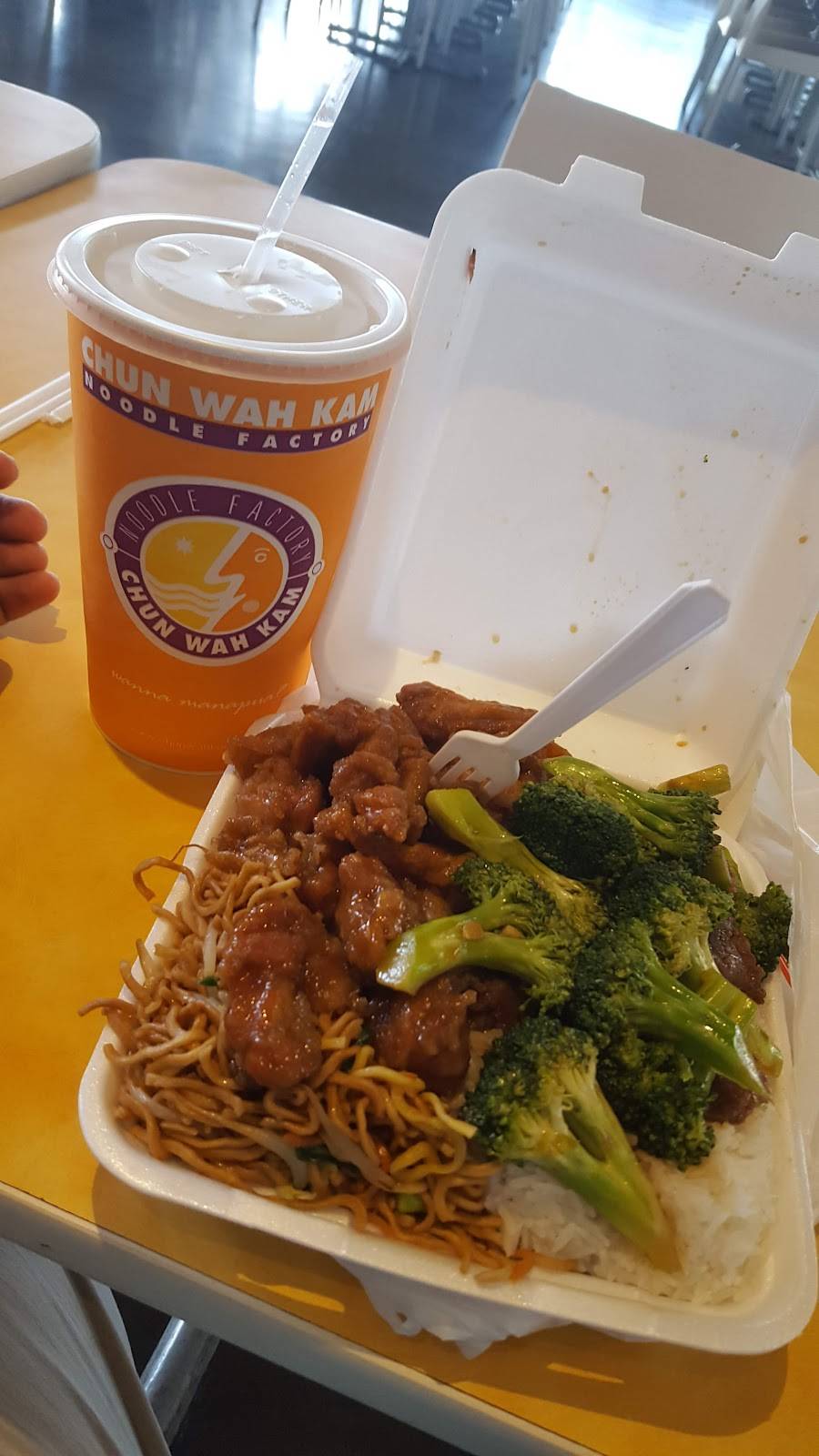 Chun Wah Kam Noodle Factory restaurant in Kapolei - photo 3