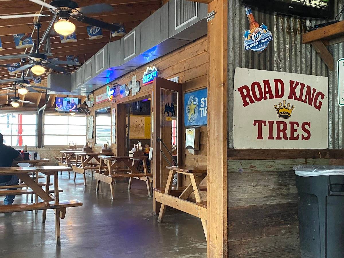 Rudy's "Country Store" and Bar-B-Q restaurant in Houston - photo 4