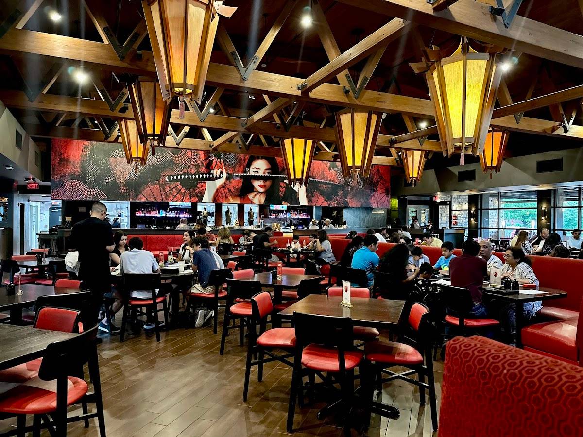 P.F. Chang's restaurant in West New York - photo 4