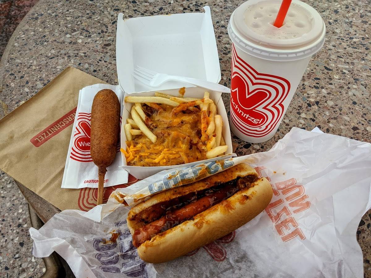Wienerschnitzel restaurant in Los Angeles - photo 2