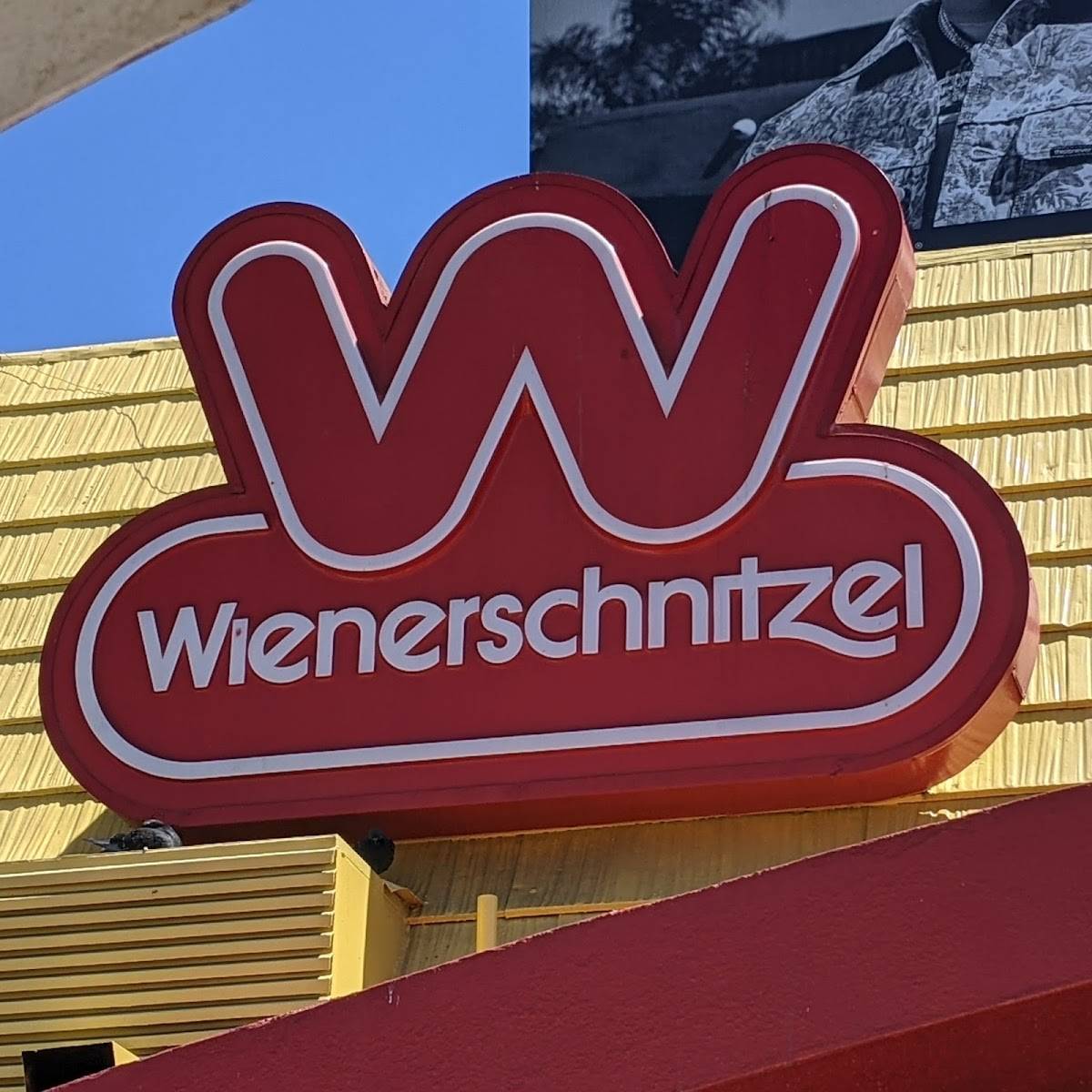 Wienerschnitzel restaurant in Los Angeles - photo 5