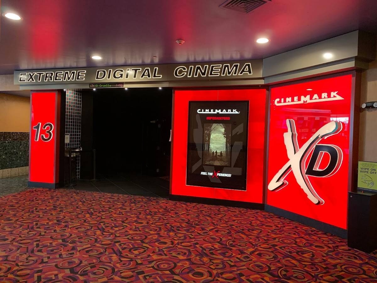 Cinemark Century Rio Plex 24 and XD restaurant in Albuquerque - photo 5