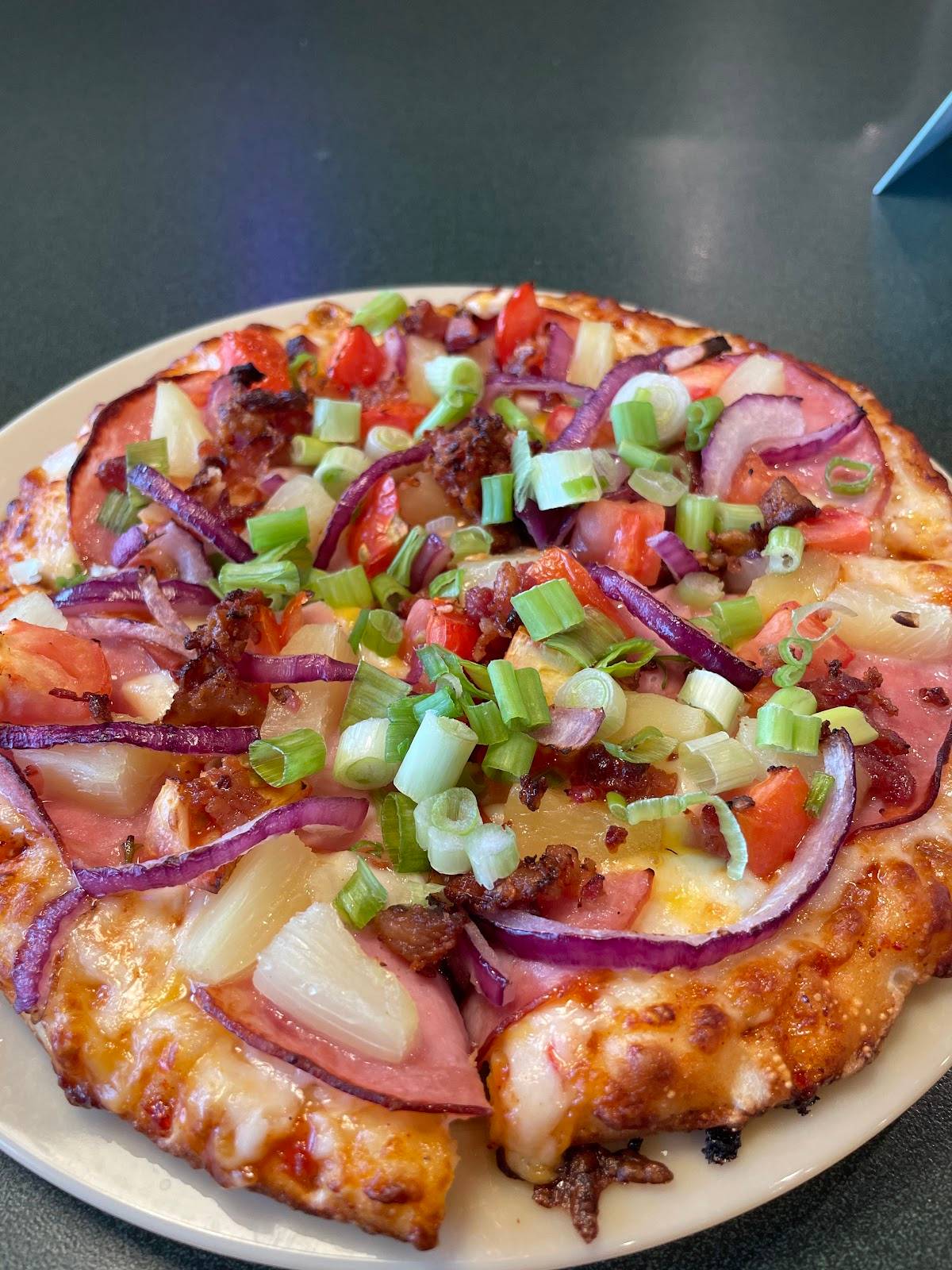 Round Table Pizza restaurant in Garden Grove - photo 5