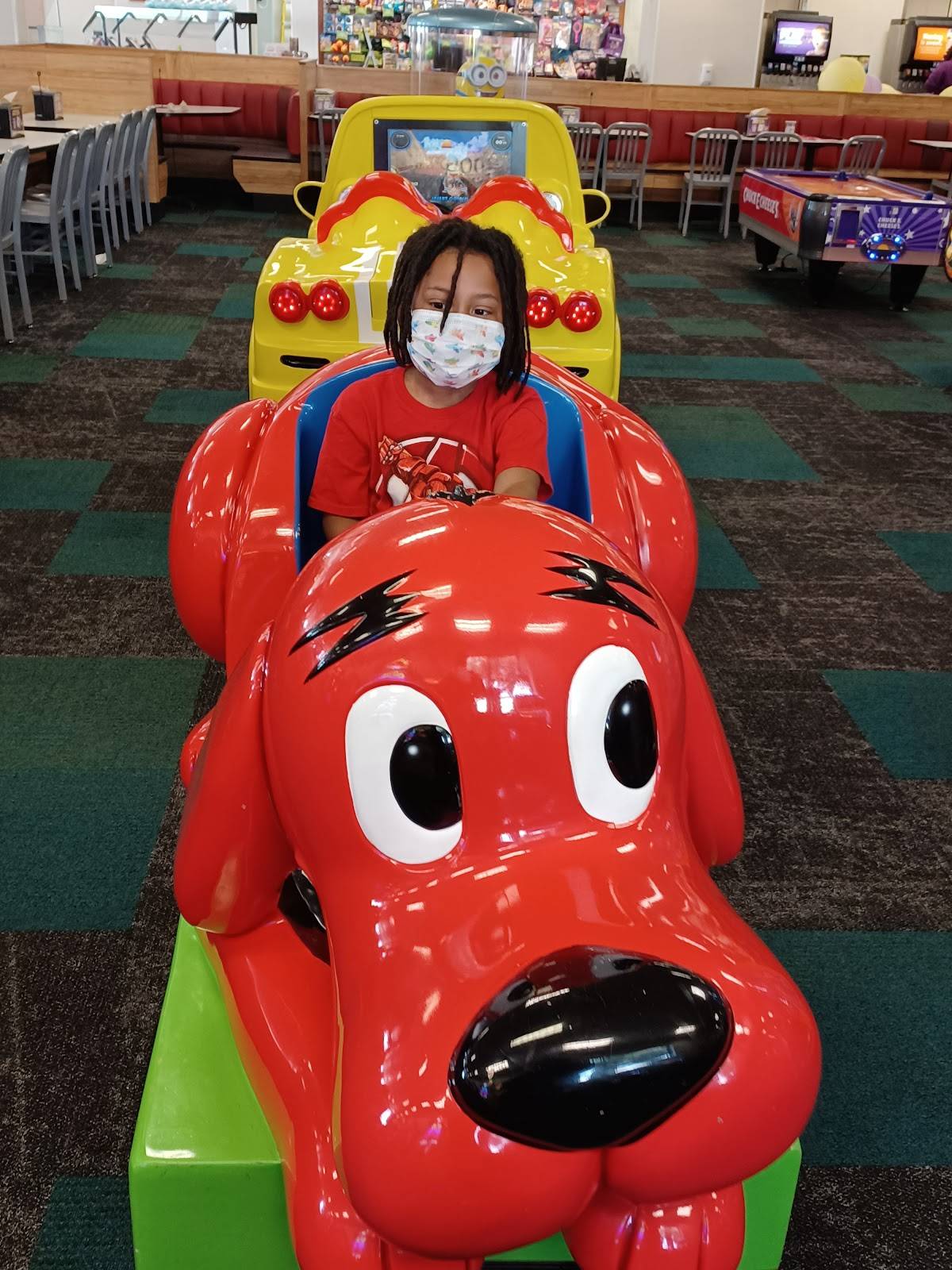 Chuck E. Cheese restaurant in Houston - photo 2