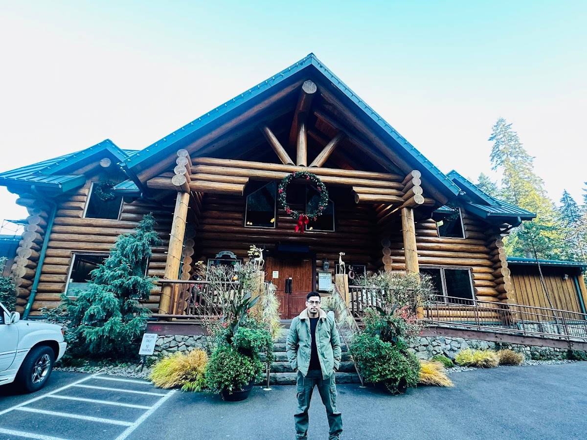 Stone Cliff Inn restaurant in Oregon City - photo 3