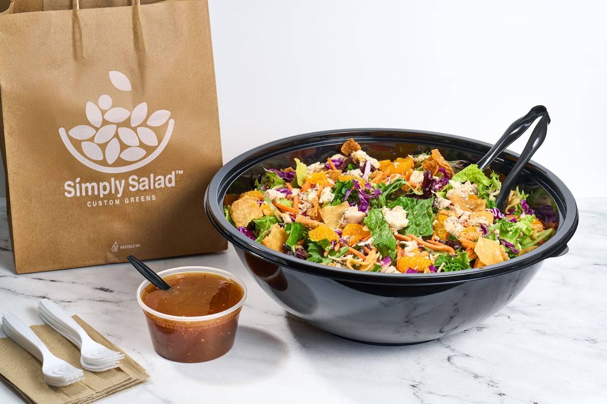 Simply Salad restaurant in Los Angeles - photo 3