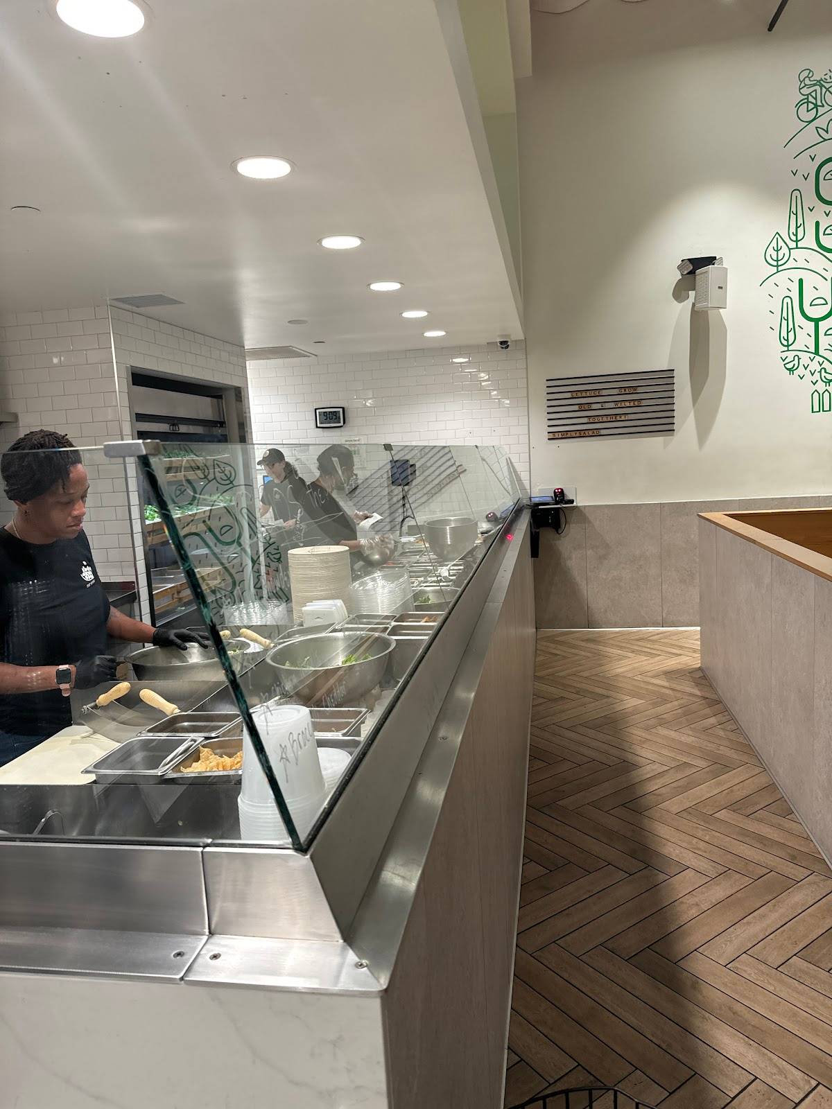 Simply Salad restaurant in Los Angeles - photo 7