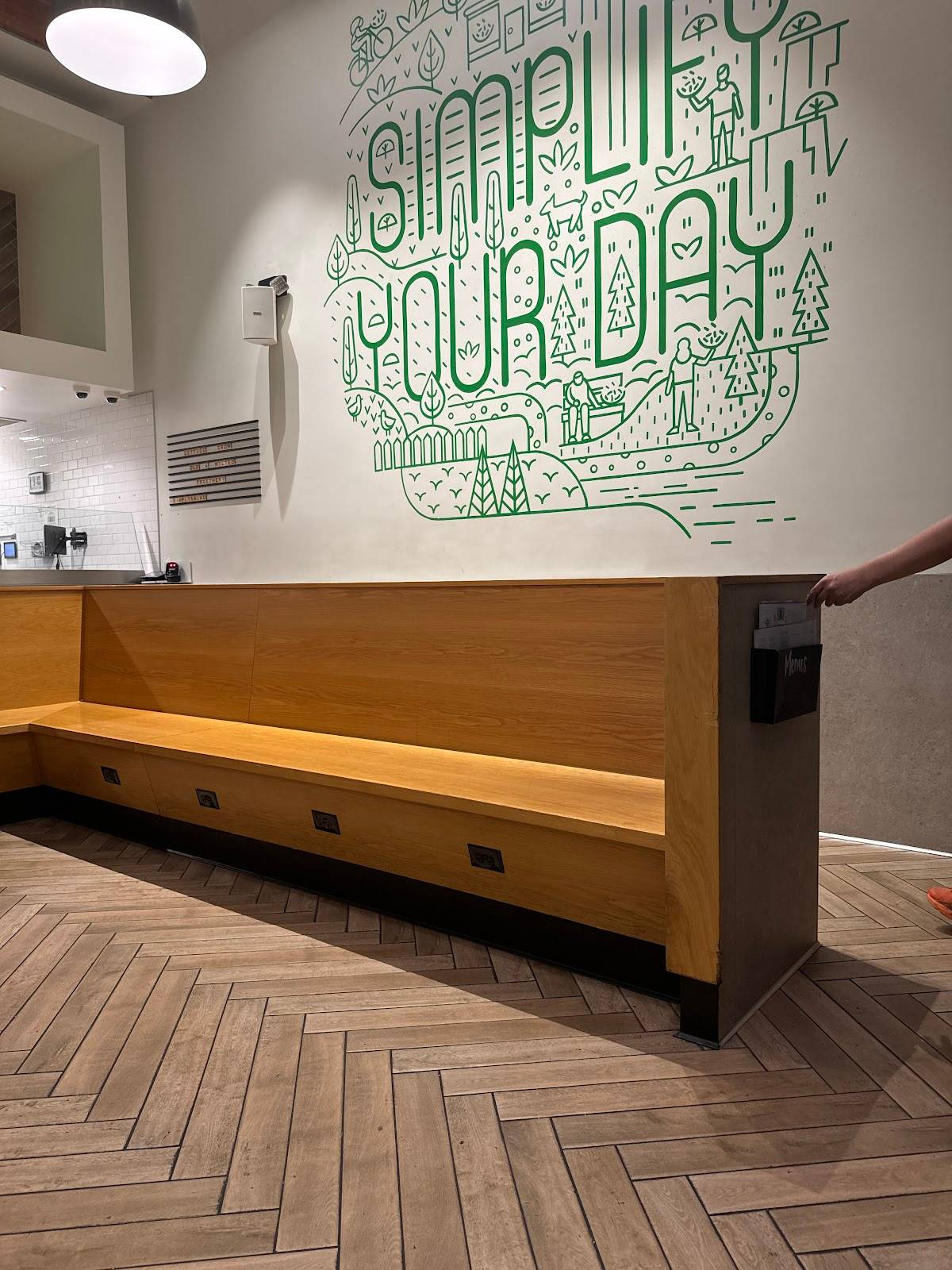 Simply Salad restaurant in Los Angeles - photo 8