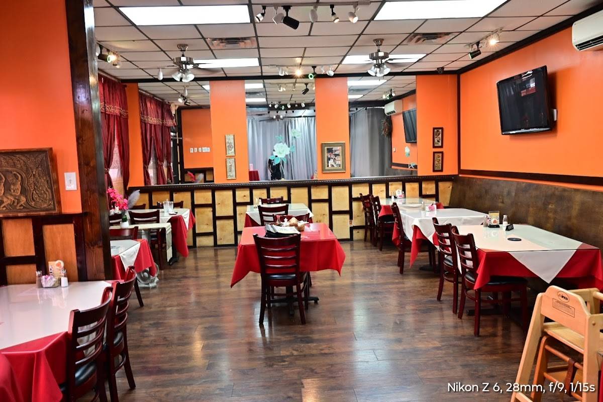 Thai Lily Cafe restaurant in Houston - photo 2