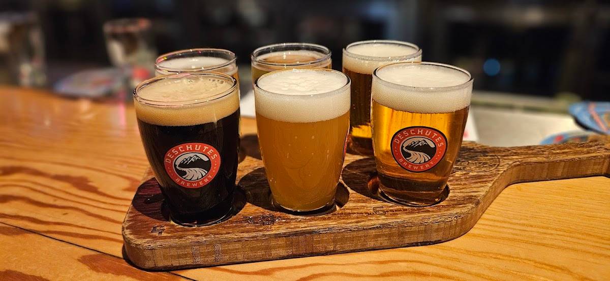 Deschutes Brewery Portland Public House restaurant in Portland - photo 4