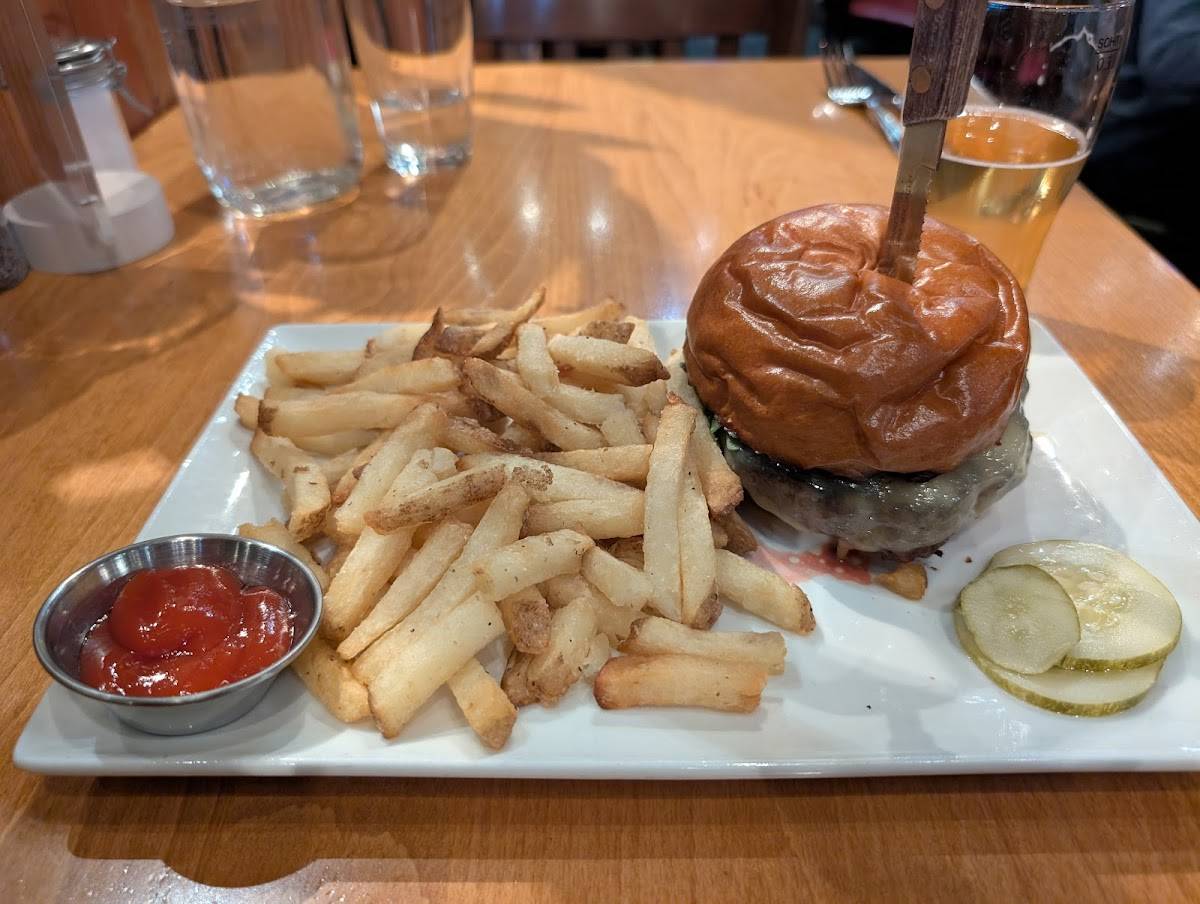 Deschutes Brewery Portland Public House restaurant in Portland - photo 9