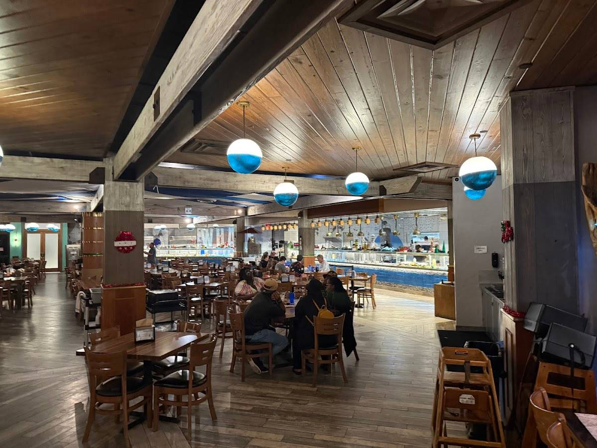 Whale Harbor Seafood Buffet restaurant in Islamorada - photo 9