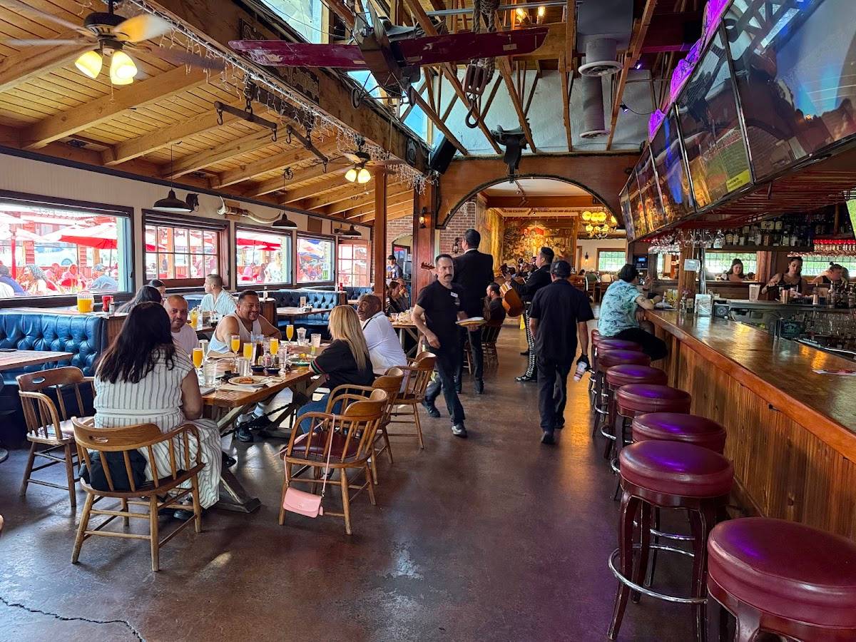 Sagebrush Cantina restaurant in Calabasas - photo 5