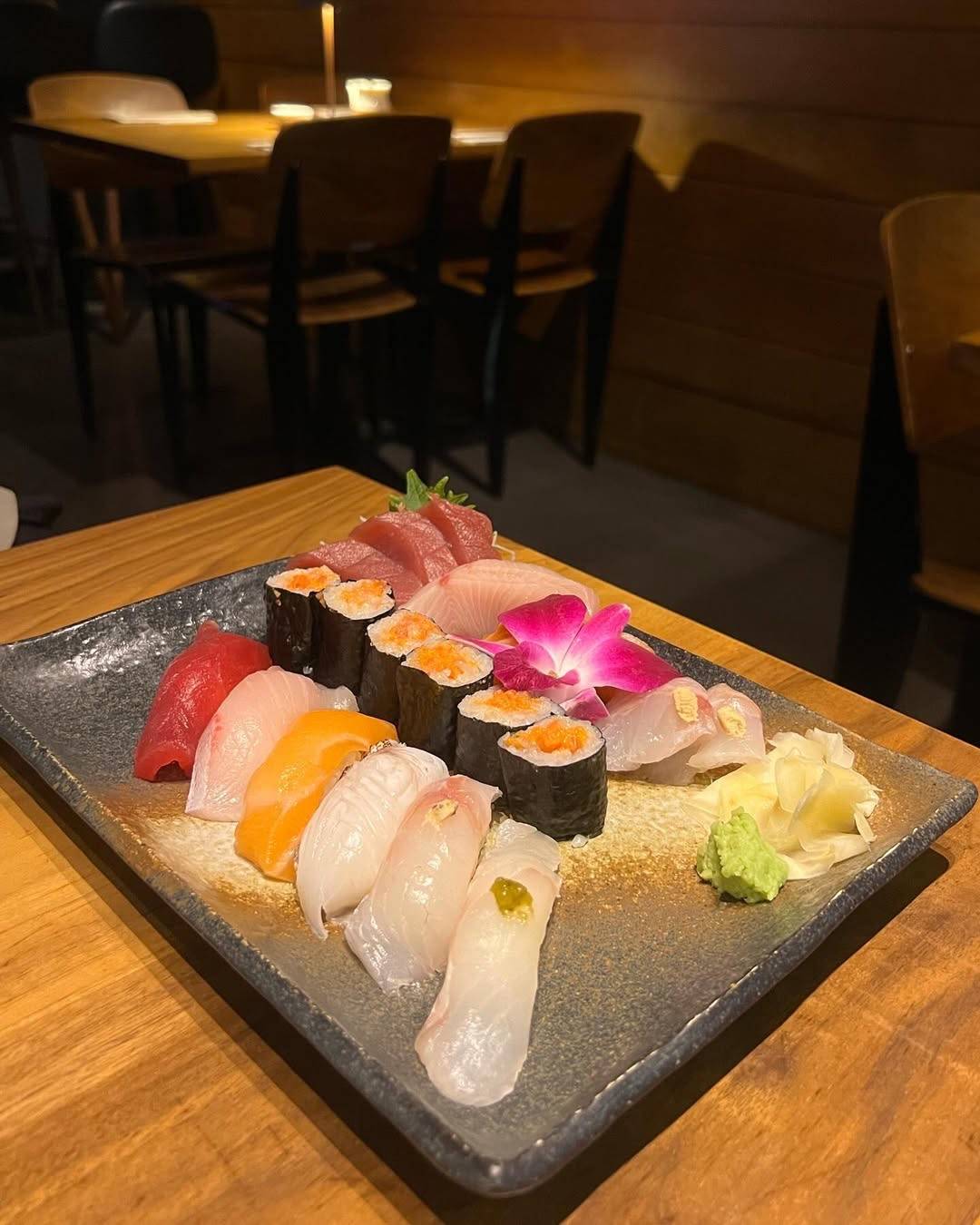 Blue Ribbon Sushi Bar & Grill restaurant in Los Angeles - photo 3