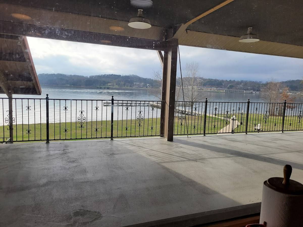 Top O' The River restaurant in Guntersville - photo 8