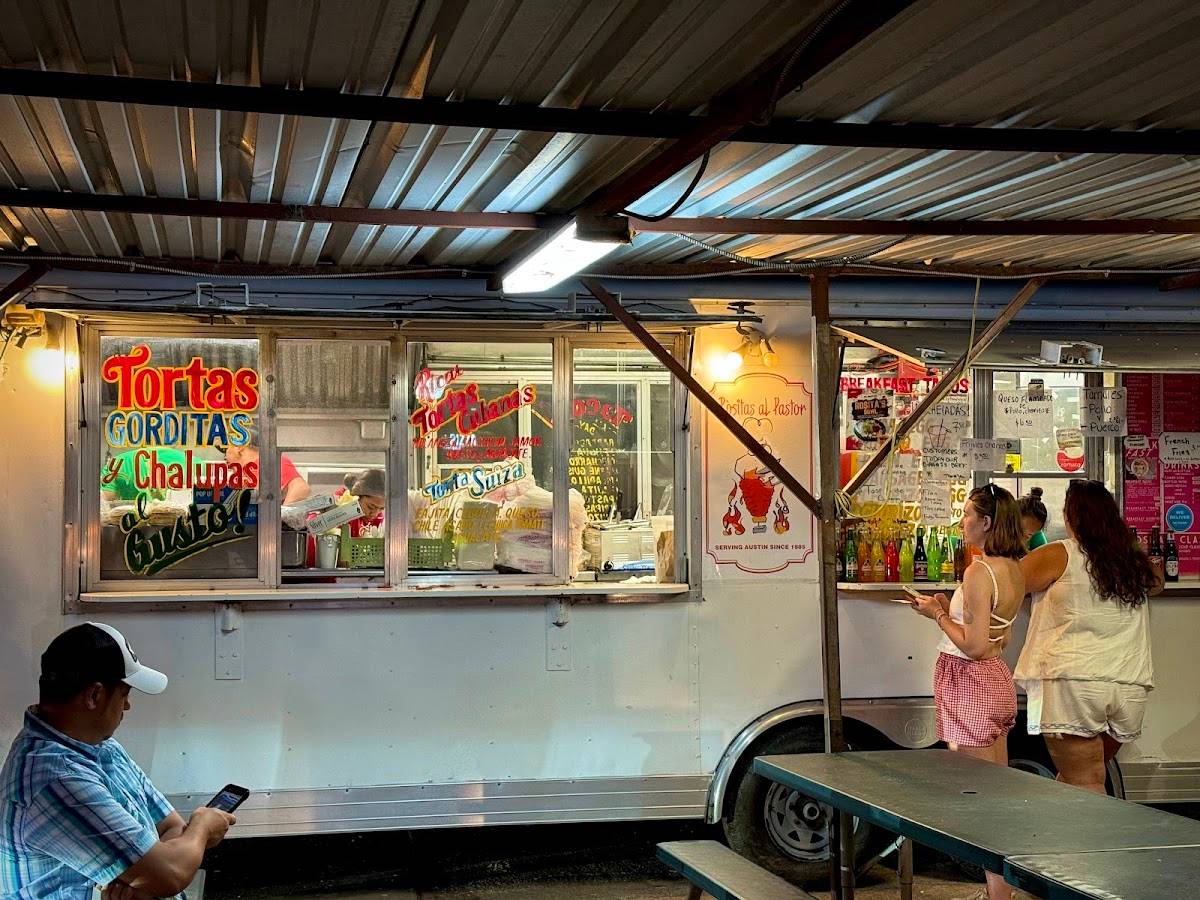 Rosita's Al Pastor restaurant in Austin - photo 4