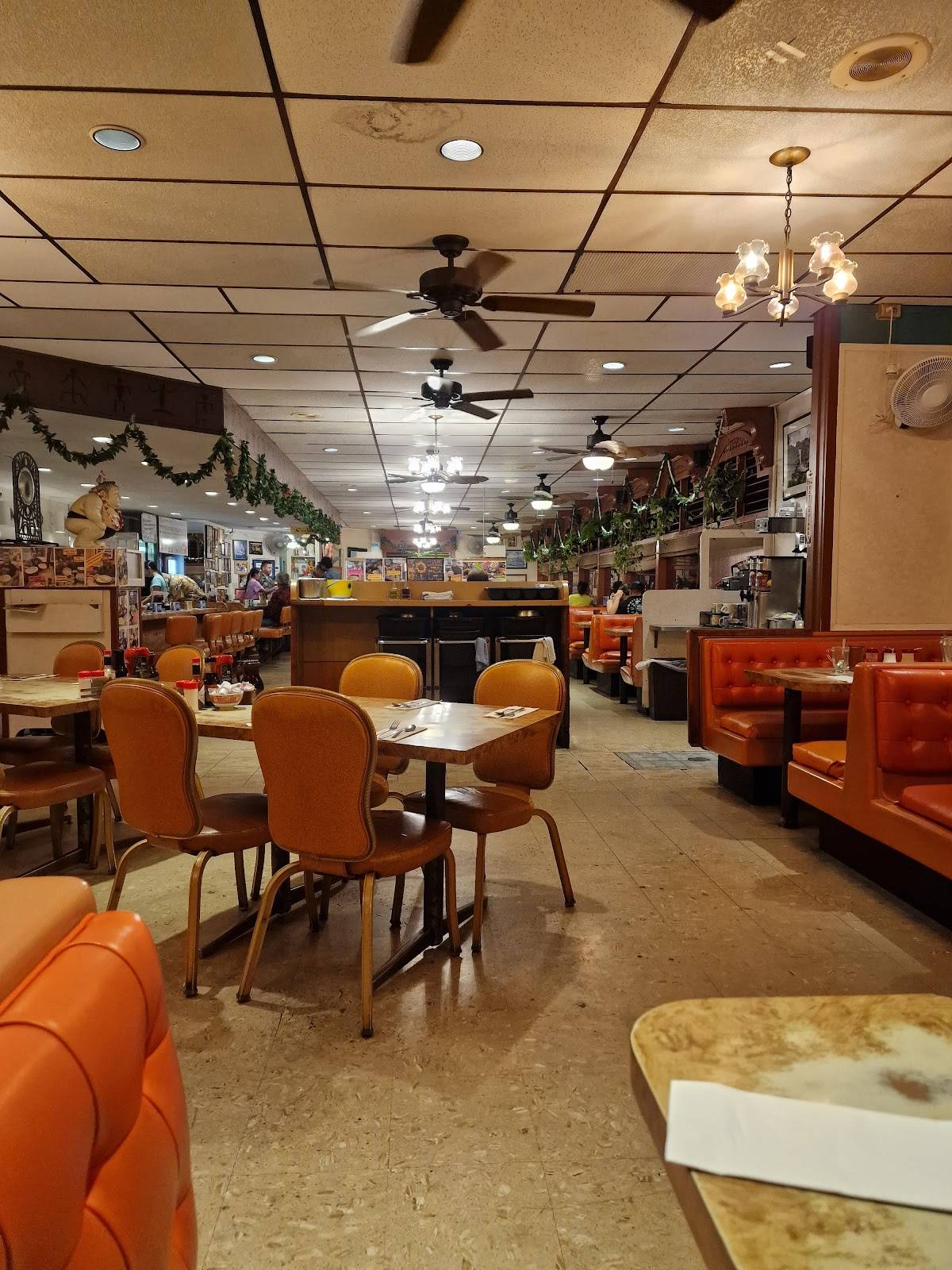 Ken's House of Pancakes restaurant in Hilo - photo 1