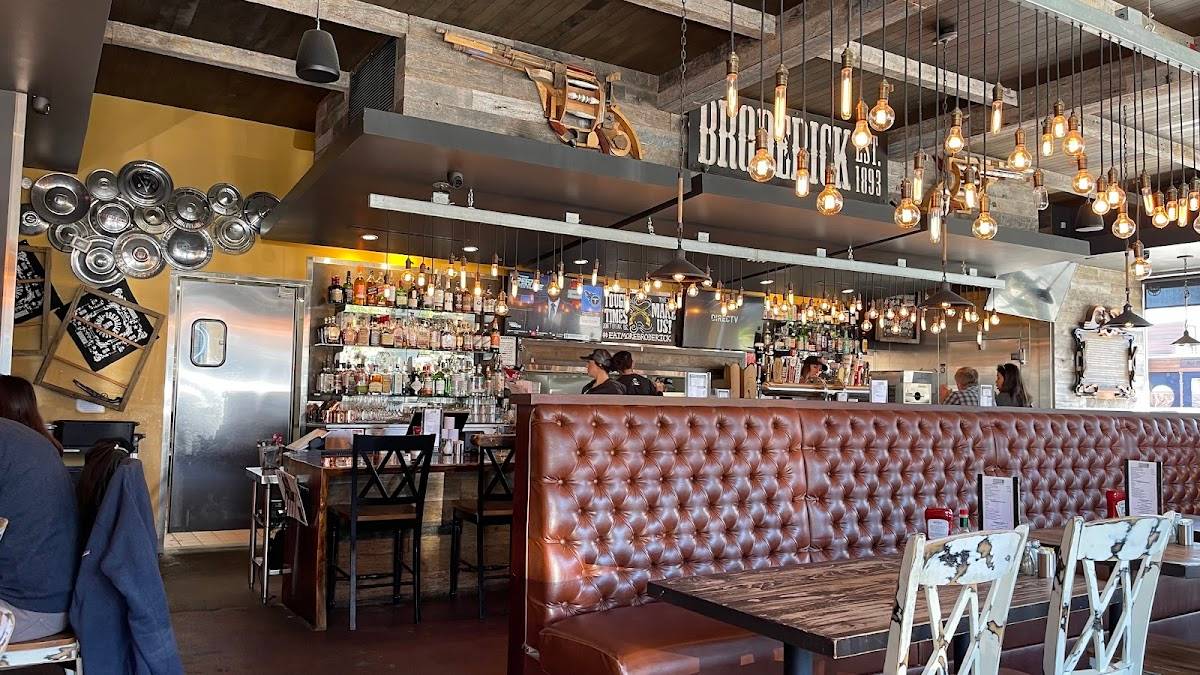 Broderick Roadhouse restaurant in Walnut Creek - photo 3