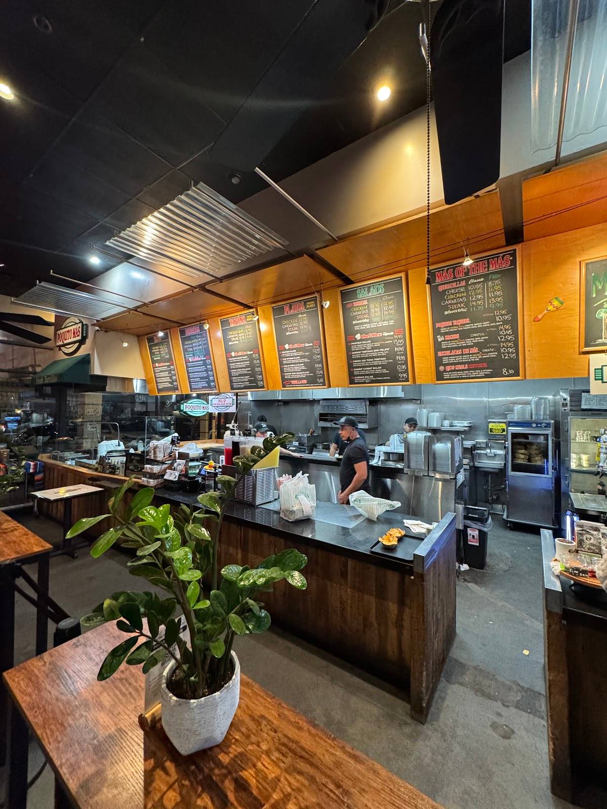 Poquito Más restaurant in Los Angeles - photo 3