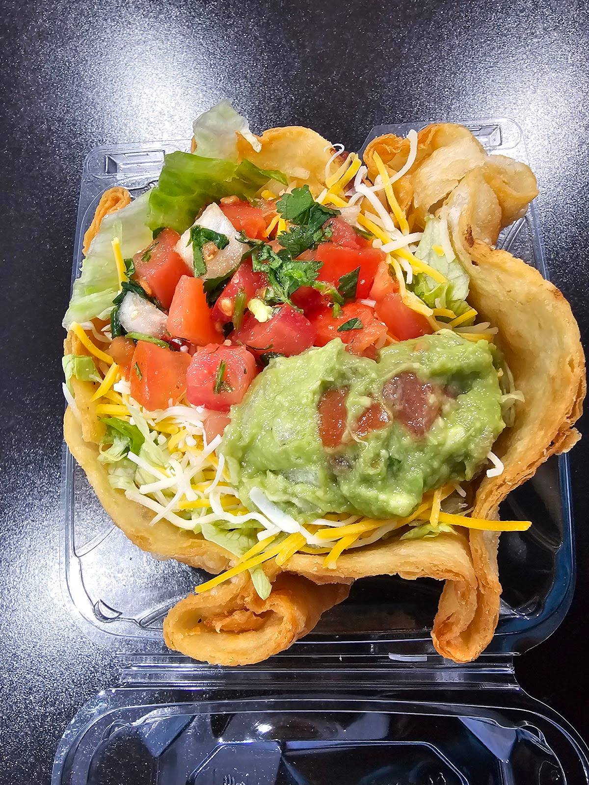 Poquito Más restaurant in Los Angeles - photo 4