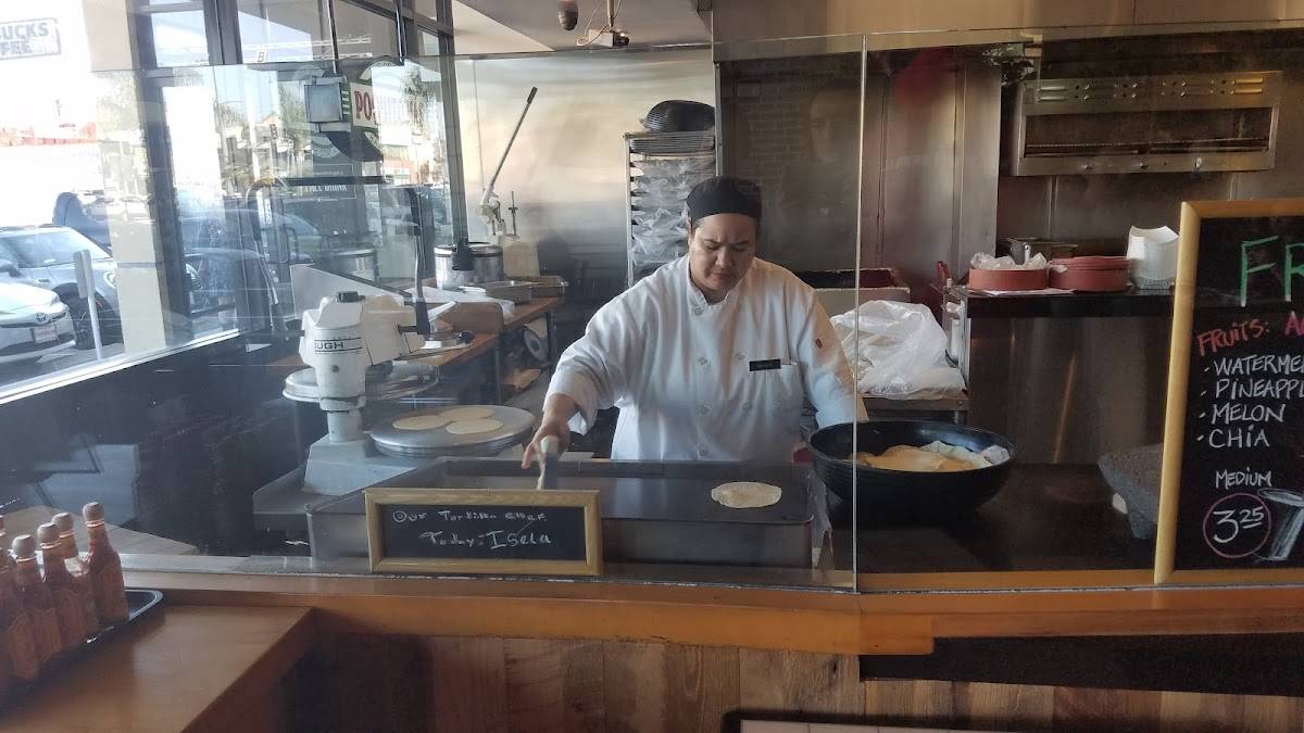 Poquito Más restaurant in Los Angeles - photo 10