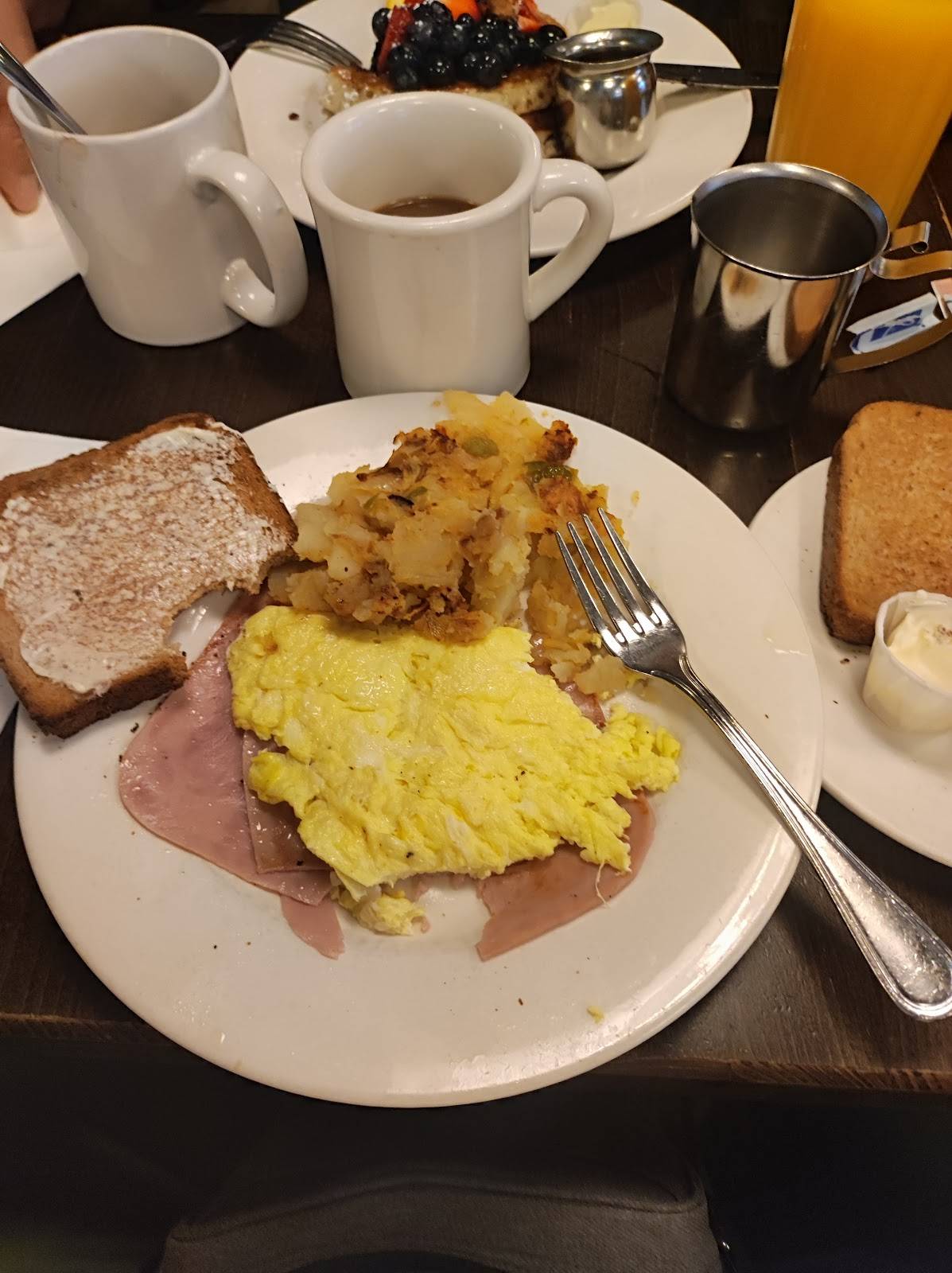 George's restaurant in New York - photo 10